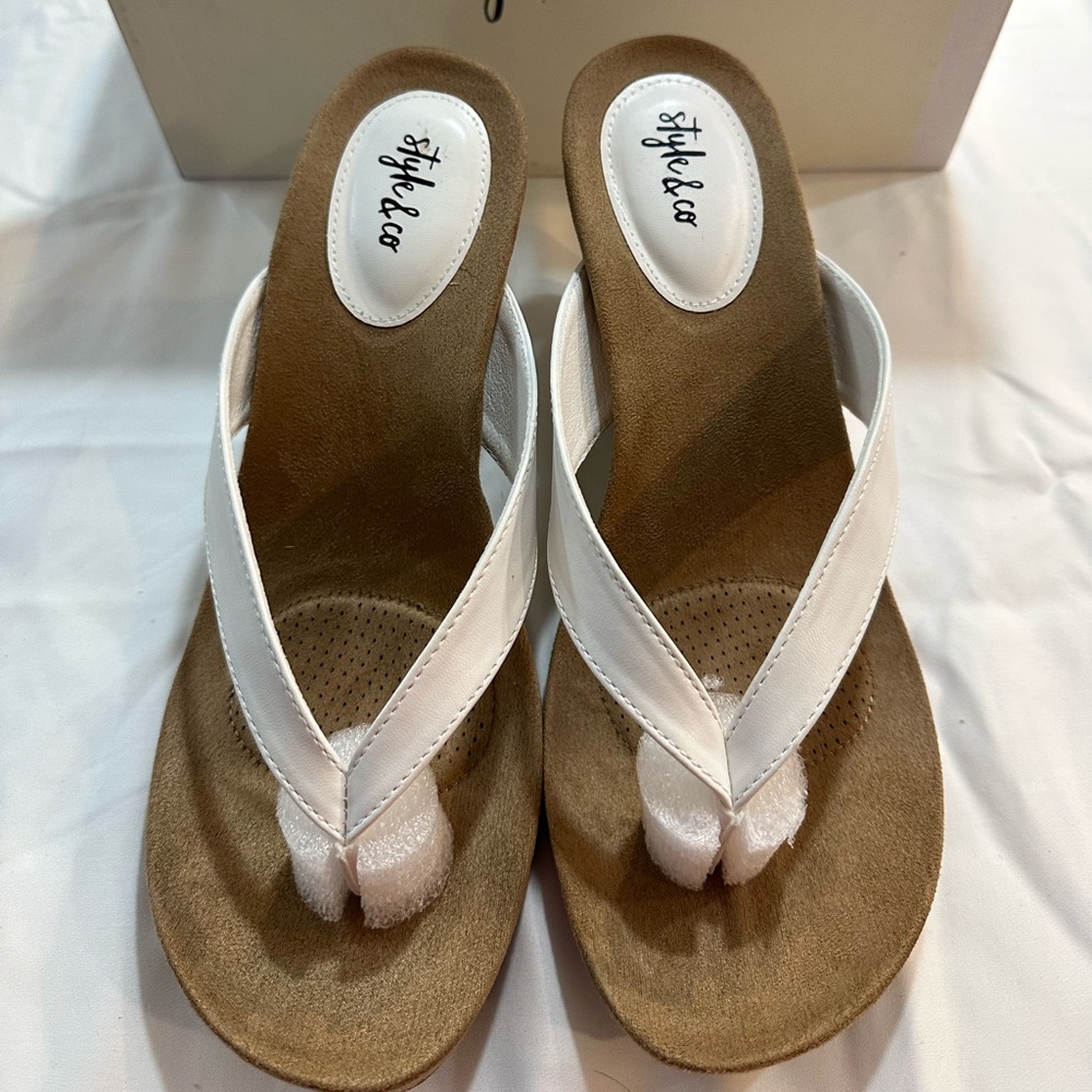 Style & co Chicklet Wedge Thong Sandal